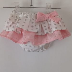 Cubrepañal con falda