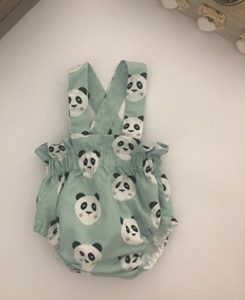 Cubrepañal con tirantes